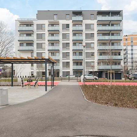 Rakow Stylish By Bookinghost