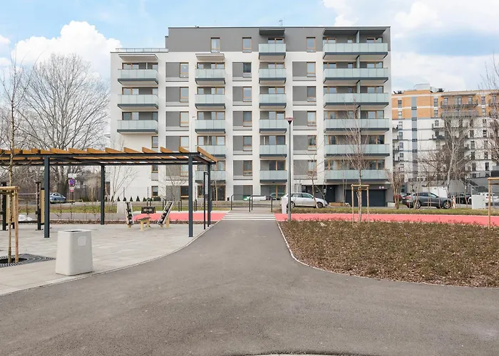 Rakow Stylish By Bookinghost