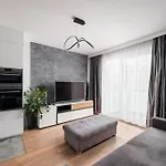 Rakow Stylish By Bookinghost *